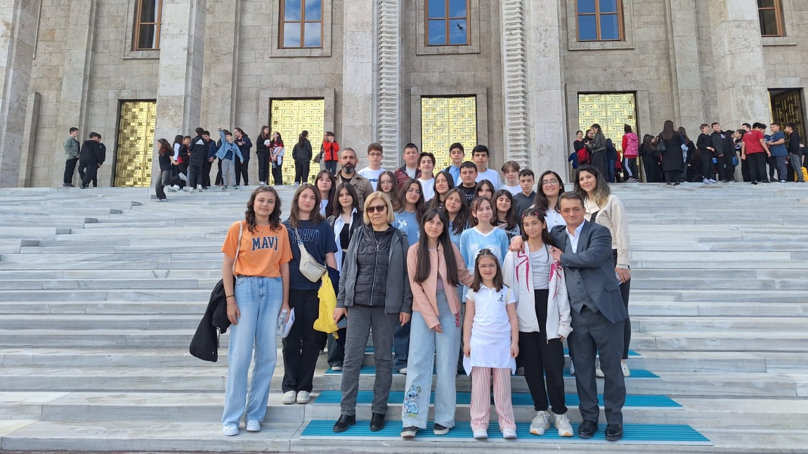Okulumuz 8-D Sınıfı Öğrencileriyle TBMM Gezisi