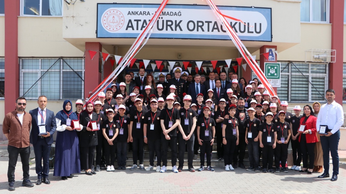 Atatürk Ortaokulu TÜBİTAK 4006 Bilim Fuarı 